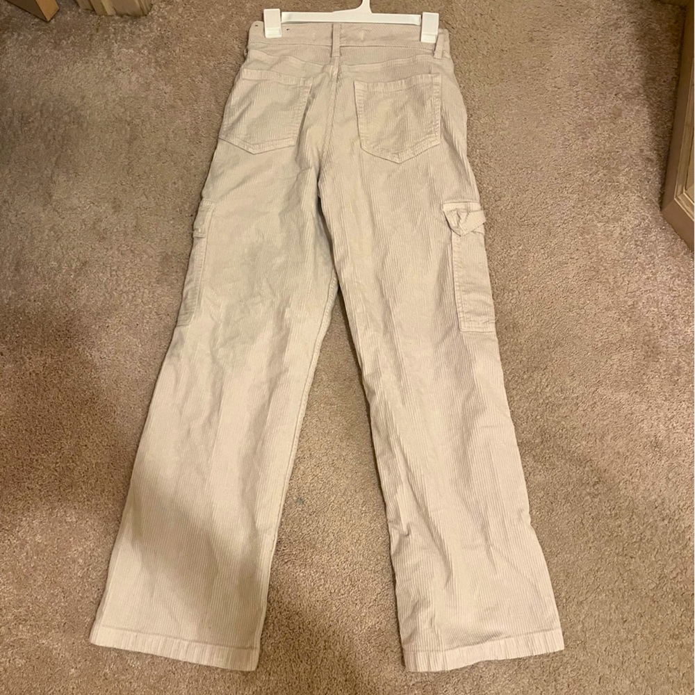 Hollister, size 27, color cream